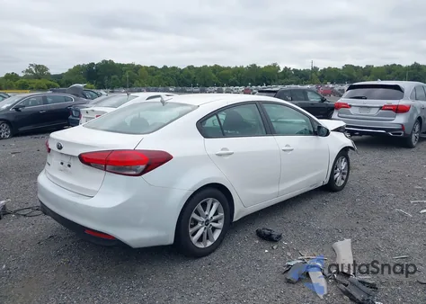 2017 Kia Forte Lx z USA, uszkodzony, nr VIN 3KPFL4A72HE008740